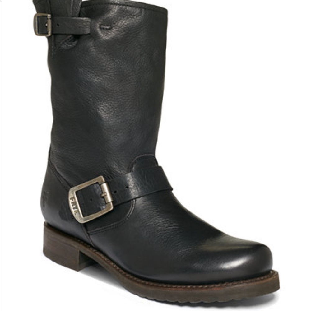 Frye Boots black
